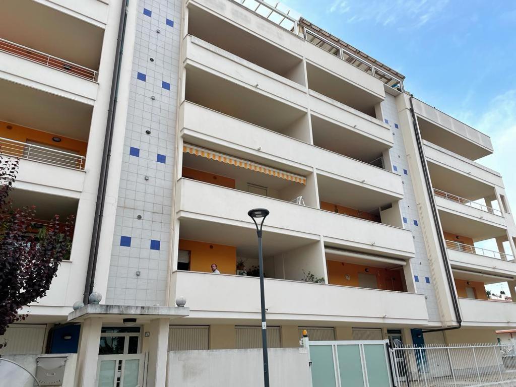 Attico Petfriendly Con Terrazzo, Via Del Borgo Apartamento Montesilvano Marina Exterior foto